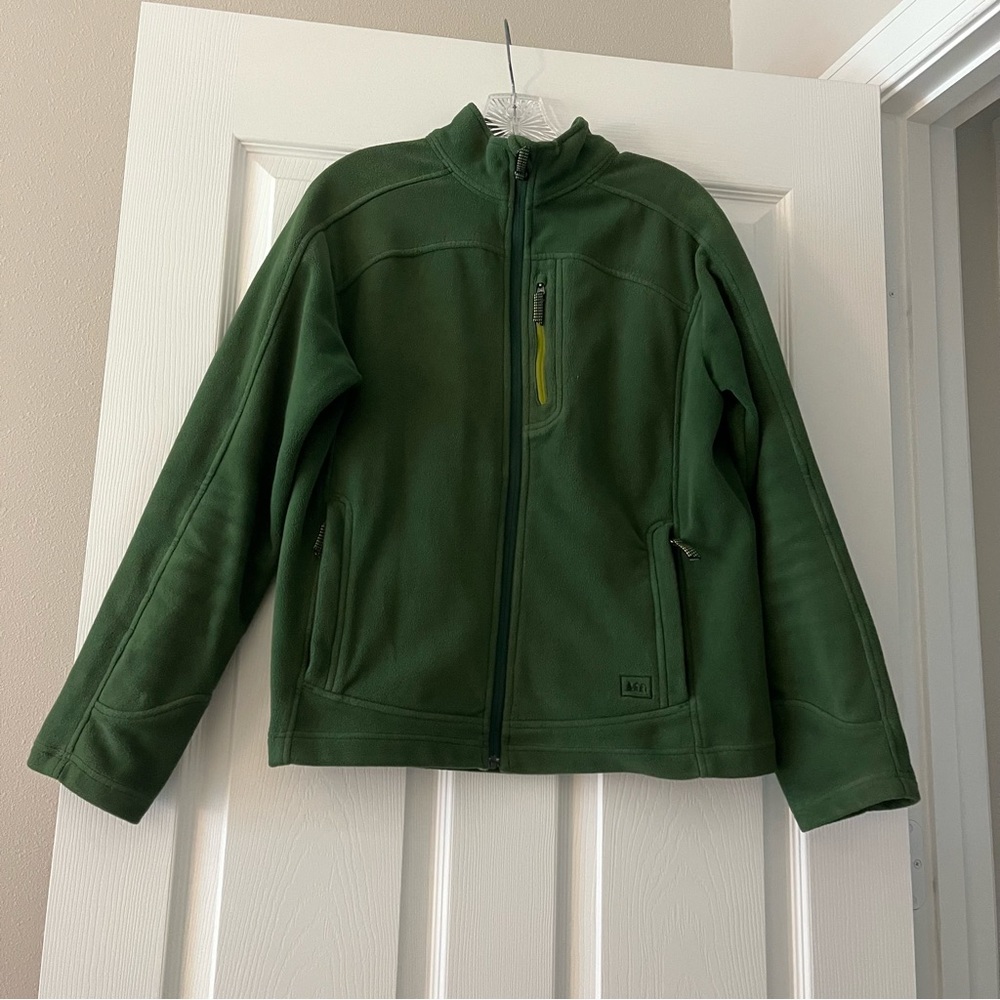 REI XL boys (16-18) OR small men’s dark green fleece zip jacket w/3 pockets